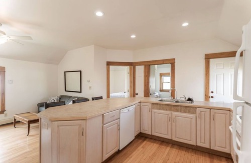York Beach Appartement | Adorable Rental Near Short Sands Beach!