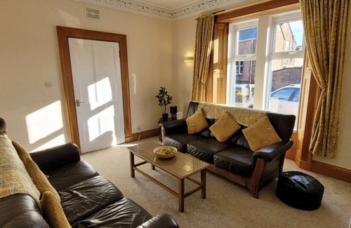 Dumfries Maison | Adorable Spacious Sandstone Cottage