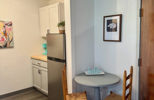 Lewistown Appartement | Adorable studio unit with full kitchen