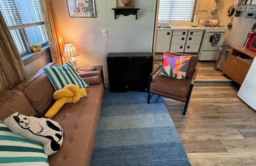 Ellicottville Maison | Adorable Tiny House in heart of Ellicottville - minutes to ski, walk to town
