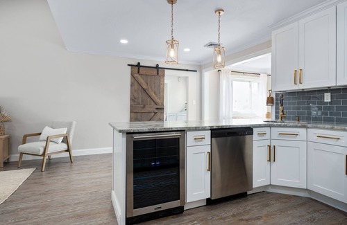 Beach Haven West Maison | Adorable waterfront home in Beach Haven West w/stock tank pool & dock!