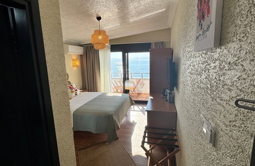 Marmara Hôtel | Ados Otel
