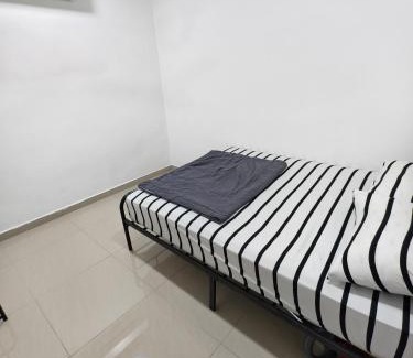 Pulai Maison | Adra Homestay UTM Taman Sri Pulai