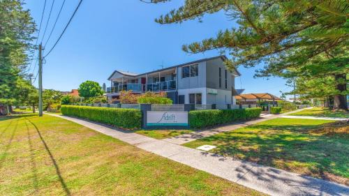 Yamba Hôtel | Adrift Apartments Yamba