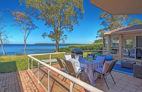 St. Georges Basin Maison | Adrift Retreat - St Georges Basin Waterfront Home
