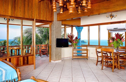 Manuel Antonio Hôtel | Parc Manuel Antonio Studios avec vue panoramique sur la mer et la jungle avec services hôteliers