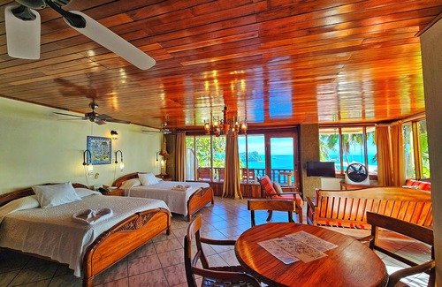 Manuel Antonio Hôtel | Parc Manuel Antonio Studios avec vue panoramique sur la mer et la jungle avec services hôteliers
