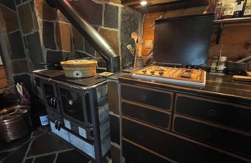 Sor-Aurdal Cabine | Adventure and wilderness in a mountain cabin with canoe, fishing rods, bikes and skiing