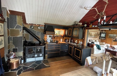Sor-Aurdal Cabine | Adventure and wilderness in a mountain cabin with canoe, fishing rods, bikes and skiing