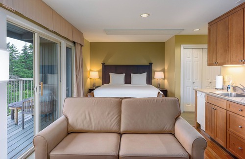 Rosario Hôtel | Adventure Awaits—Secluded Orcas Island Stay | Hillside 1940