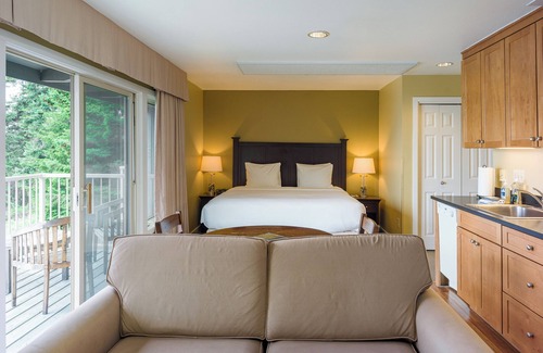 Rosario Hôtel | Adventure Awaits—Secluded Orcas Island Stay | Hillside 1950