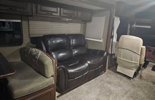 Chesapeake City Maison | Adventure Mobile