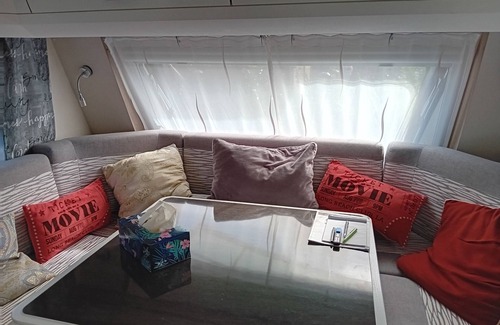 Neuenburg am Rhein Location De VR | Adventure world for young and old in a caravan (20m2) on a pitch with PP (150m2).
