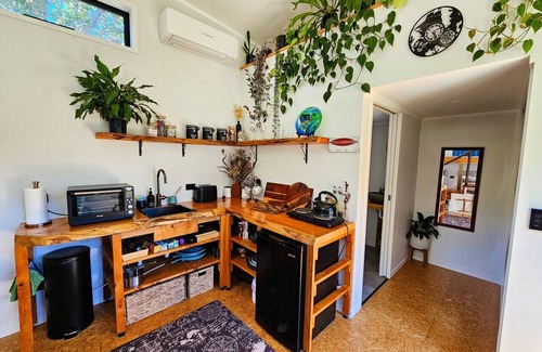 Hot Water Beach Maison | Adventurer's Chest - Taiwawe Equipment Included
