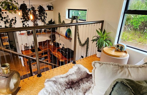 Hot Water Beach Maison | Adventurers Chest - Pohutukawa Equipment Included