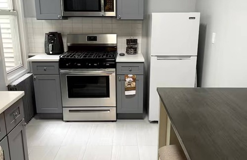 Industry Appartement | Adventures In NYC Only 10 Mins to NYC