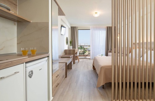 Kalivia Poliyirou Maison | Aetherion Studios & Suites