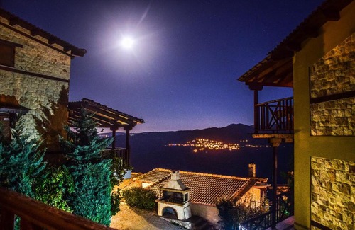 Synikia Mesi Trikalon Maison | Aetoma Suites