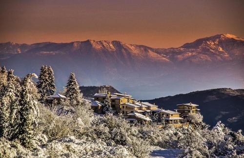 Synikia Mesi Trikalon Maison | Aetoma Suites