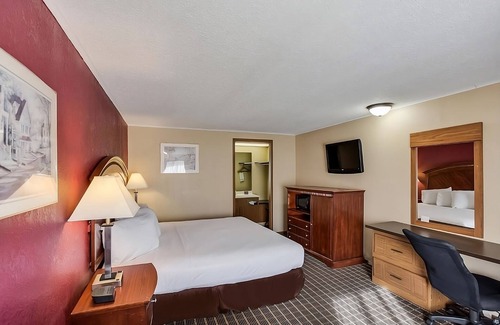 Summit Station Balnéaire | Affordability Meets Comfort in the Knights Inn Ashland! Pool, Pet-Friendly!
