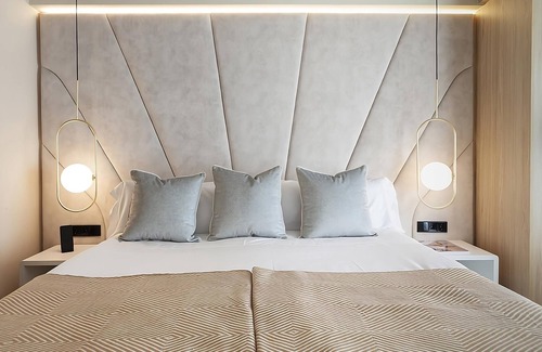Sant Nicolau Hôtel | Affordability Meets Comfort! Enjoy Spectular View of Palma, Spacious Room