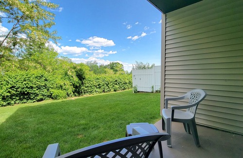 Weirs Beach Copropriété | 2BR Condo near Weirs Beach 15 Mins to Gunstock Ski
