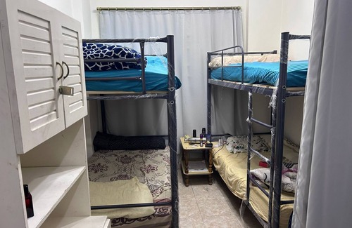 Port al-Basal Lit Et Petit-Déjeuner | Affordable 4-single beds hostel in the middle of Alexandria!