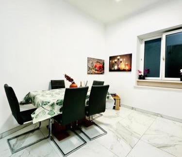 Liesing Appartement | Affordable 5BR Shared Apt, 11 Min to Atzgersdorf