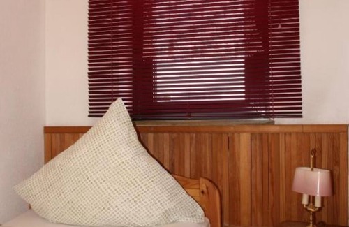 Neuwerk Hôtel | 🔧 Affordable accommodation for craftsmen - single room near the highway!
