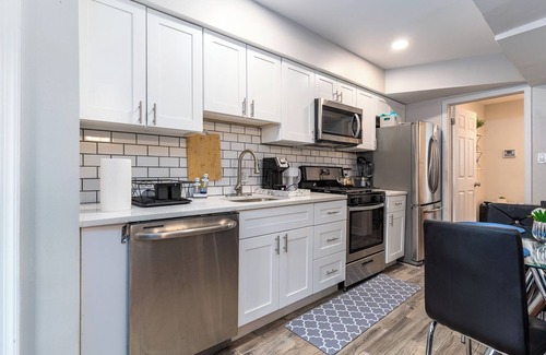 Kingman Park Copropriété | Affordable and Comfortable Stay in DC with Dedicated Parking Space