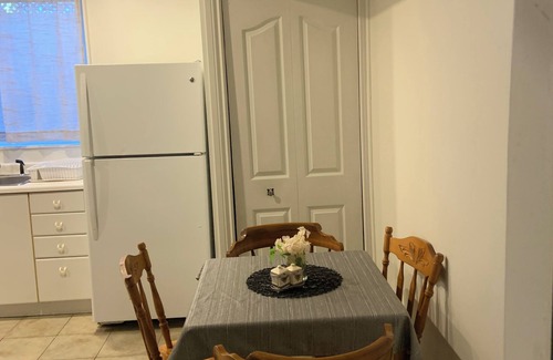 Kitchener Maison | Affordable apartment in central KW