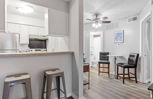 Park Central Appartement | AFFORDABLE & COZY ONE BEDROOM APARTMENT!