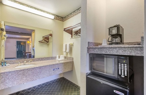Three Rivers Maison | Affordable Getaway! Pet-Friendly Property, Close to Tip's Park