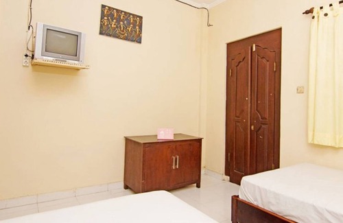 Downtown Kuta Maison | Maison d'hôtes abordable au cœur de Poppies Lane, Legian (SGRSDH)