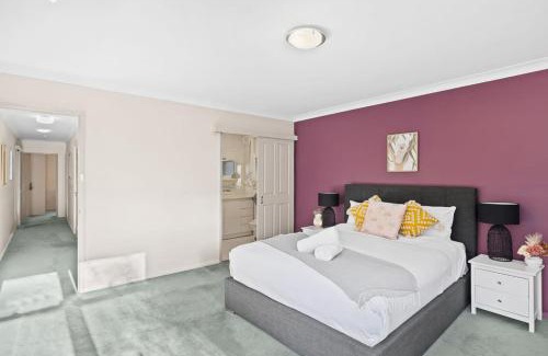 Pymble Maison | Affordable No-Frills Queen Ensuite Room in Pymble