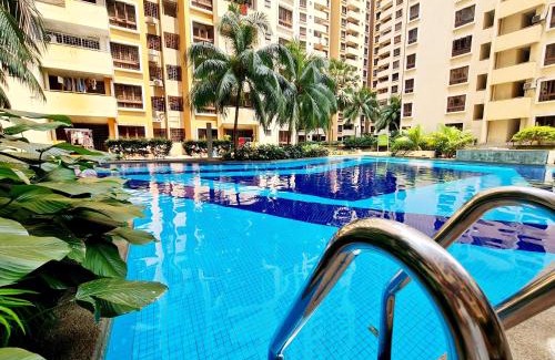 Petaling Jaya Appartement | Affordable Stay Near Tropicana Thomson Hospital Kota Damansara SEGI Giza Mall Tropicana Mall Ikea The Curve One Utama ML
