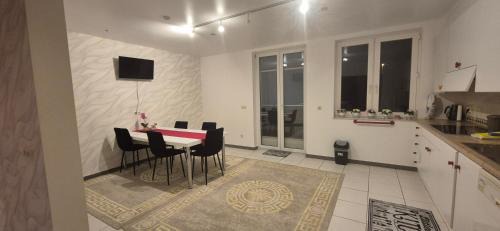 Sint-Huibrechts-Lille Maison | Afgelegen woning met buitenjacuzzi en vergaderruimte !