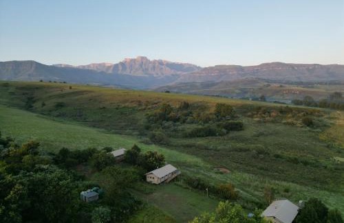 Cathkin Park Chalet De Ski | AfriCamps Champagne Valley