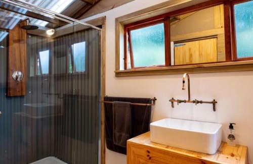 Behoudeniskloof Chalet De Ski | AfriCamps Waterberg