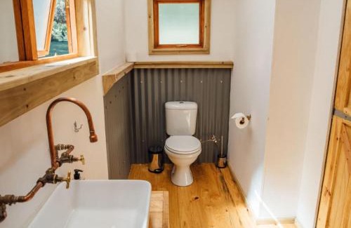 Behoudeniskloof Chalet De Ski | AfriCamps Waterberg