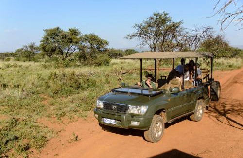 Magaliesberg Cabine | African Hills Safari Lodge & Spa