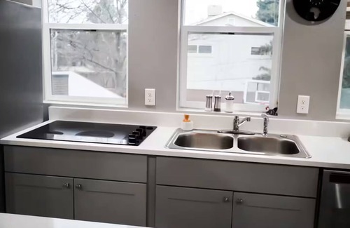 Washington Virginia Vale Appartement | African Loft: Modern Bright Spacious 2 Bedroom Escape with Sleeper Sofa