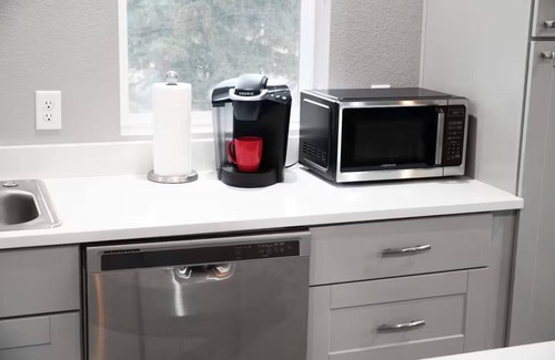 Washington Virginia Vale Appartement | African Loft: Modern Bright Spacious 2 Bedroom Escape with Sleeper Sofa