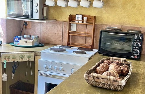 Nelspruit Appartement | Africanstyle garden Apartment - LoerieRoep Unit 2