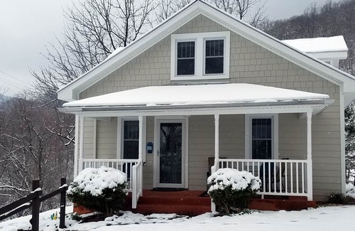 Afton Maison | Afton Station Cottage - Cadre historique pittoresque de Blue Ridge magnifiquement rénové