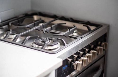 Central Northside Appartement | -- AGH Walkable - Free Parking - Washer & Dryer --