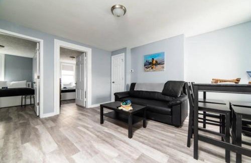 Central Northside Appartement | - AGH Walkable - Free Parking - Washer & Dryer -