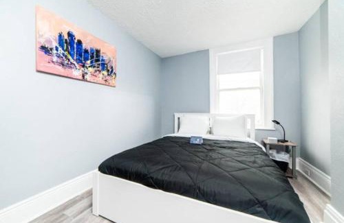 Central Northside Appartement | - AGH Walkable - Free Parking - Washer & Dryer -