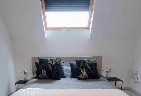 Le Mesnil-Theribus Maison | Agréable chambre double avec salle d'eau privative