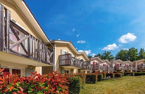 Barbaste Appartement | Agréable duplex équipé au Domaine d'Albert avec piscine privé,